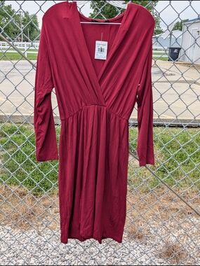 Women’s Midi Dress in Burgundy with V-Neck